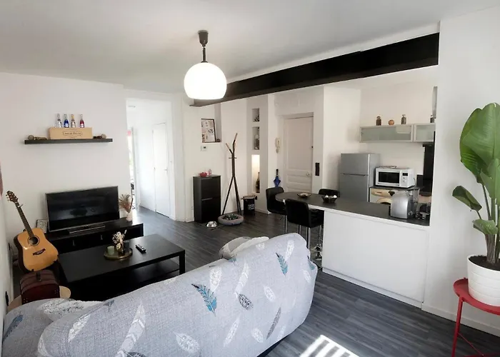 Le Saint Nicaise Apartment